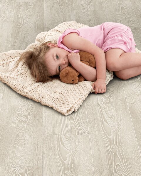 LMP 8mm Frosted Oak little girl